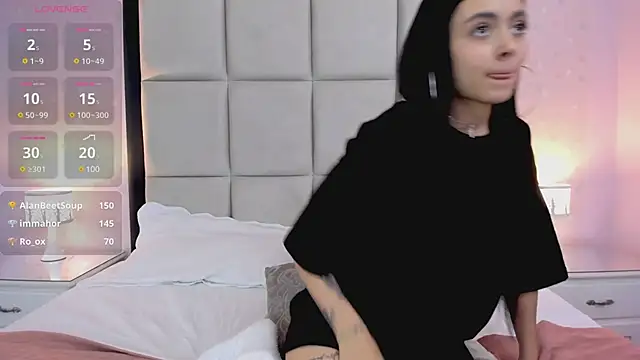 HannaClarrk  online show from February 26, 2025, 2:41 am