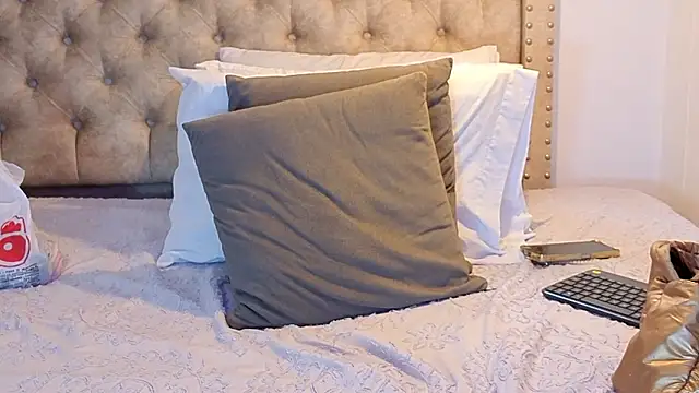 Anya Texas online show from February 8, 2026, 7:44 pm