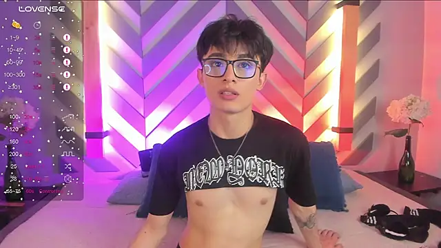 Snapshot of cherryy_boy chatting on February 18, 2025, 7:09 pm cherryy boy online show from February 18, 2025, 7:09 pm