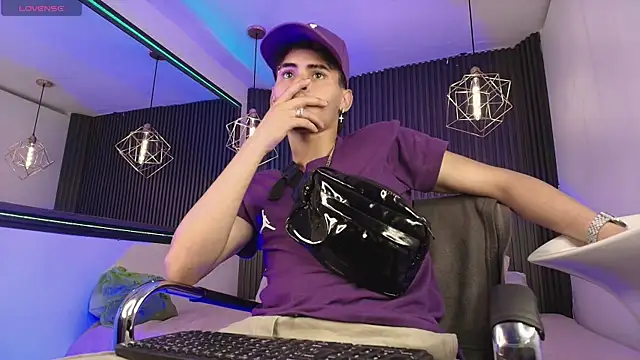 Snapshot of _white_fox_1 chatting on September 17, 2025, 11:29 pm white fox 1 online show from September 17, 2025, 11:29 pm