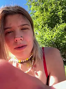 Snapshot of Esteem369 chatting on September 23, 2025, 5:20 pm Esteem369 online show from September 23, 2025, 5:20 pm