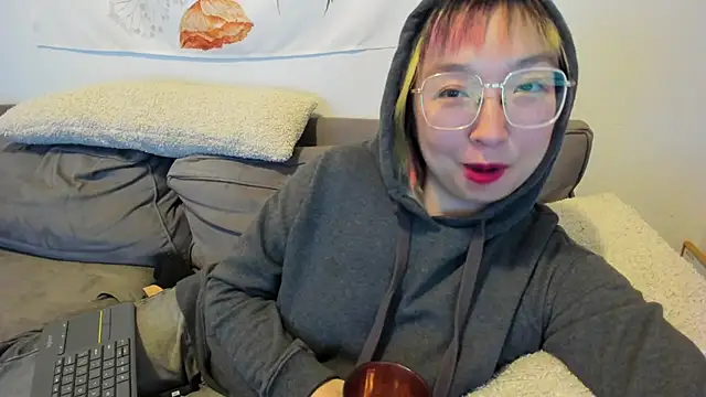 luxgray online show from February 1, 2025, 4:03 am