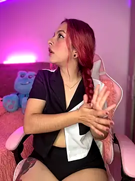 Snapshot of YovngBaby chatting on October 22, 2025, 2:11 am YovngBaby online show from October 22, 2025, 2:11 am