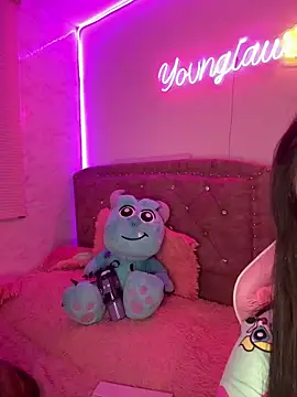 Snapshot of YovngBaby chatting on February 16, 2026, 5:50 am YovngBaby online show from February 16, 2026, 5:50 am