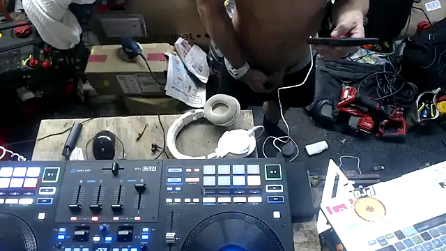 tongueispowerr6d9 online show from January 5, 2025, 8:22 am