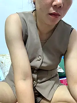 Snapshot of Baby-bigtits chatting on October 17, 2025, 2:19 pm Baby-bigtits online show from October 17, 2025, 2:19 pm