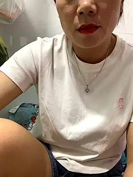 Snapshot of Baby-bigtits chatting on September 22, 2025, 2:06 am Baby-bigtits online show from September 22, 2025, 2:06 am