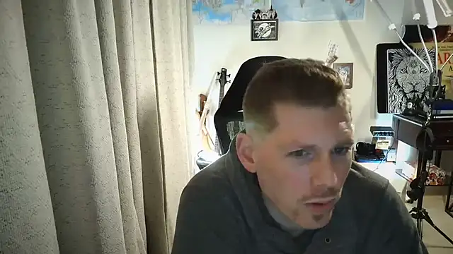 Snapshot of Rock_Pierce chatting on October 10, 2025, 3:51 am Rock Pierce online show from October 10, 2025, 3:51 am