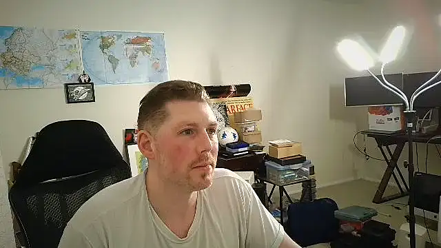 Snapshot of Rock_Pierce chatting on October 21, 2025, 6:46 am Rock Pierce online show from October 21, 2025, 6:46 am