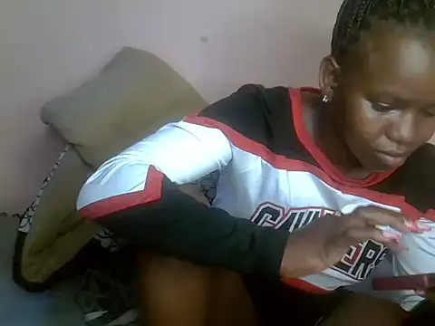 Snapshot of sweet_rozie chatting on January 10, 2026, 4:30 am sweet rozie online show from January 10, 2026, 4:30 am