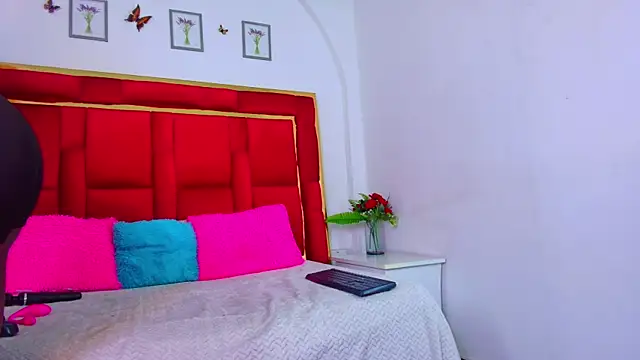 Snapshot of CoralHarrinson chatting on October 24, 2025, 7:24 pm CoralHarrinson online show from October 24, 2025, 7:24 pm