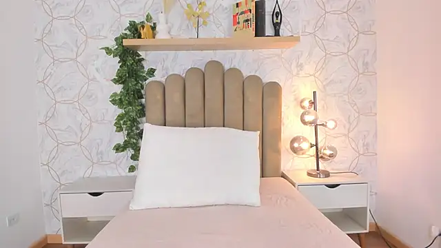 Roma  love online show from October 18, 2025, 12:07 pm