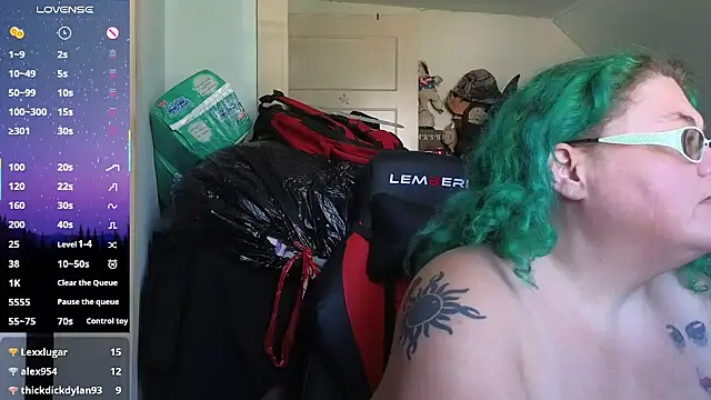 Snapshot of EmberCum chatting on October 23, 2025, 3:32 pm EmberCum online show from October 23, 2025, 3:32 pm