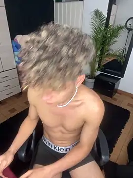 DavidfullOFlove online show from September 24, 2025, 4:08 am