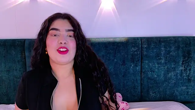 Snapshot of AgathaLynx chatting on October 27, 2025, 10:38 am AgathaLynx online show from October 27, 2025, 10:38 am