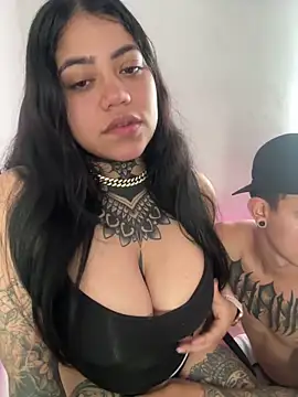 Snapshot of aliensexy chatting on October 12, 2025, 5:58 pm aliensexy online show from October 12, 2025, 5:58 pm