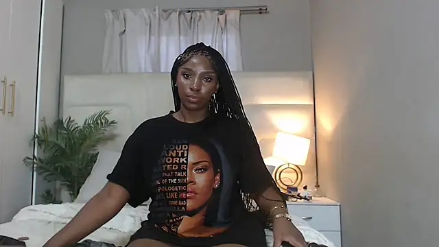 Snapshot of naughtyblackdolie chatting on October 2, 2025, 4:38 am naughtyblackdolie online show from October 2, 2025, 4:38 am