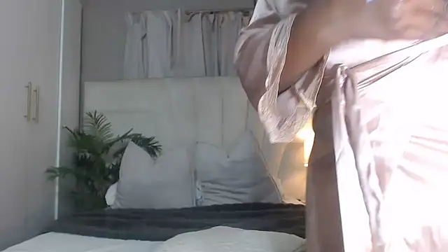 naughtyblackdolie online show from February 13, 2026, 6:41 pm