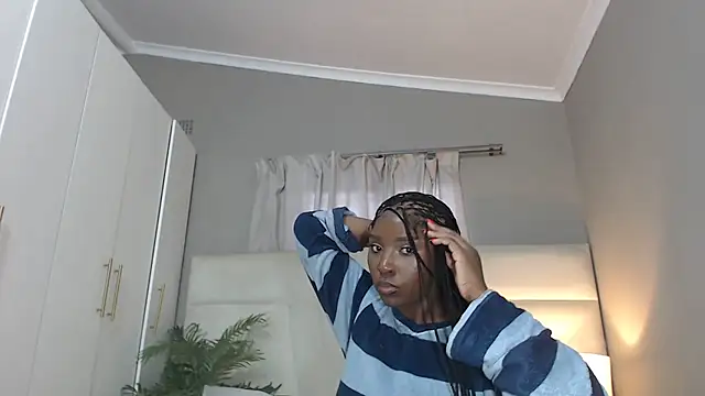 Snapshot of naughtyblackdolie chatting on October 5, 2025, 4:36 am naughtyblackdolie online show from October 5, 2025, 4:36 am