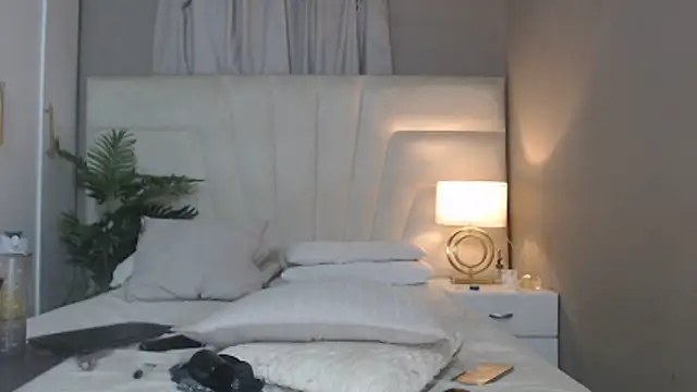 naughtyblackdolie online show from November 29, 2025, 7:47 pm