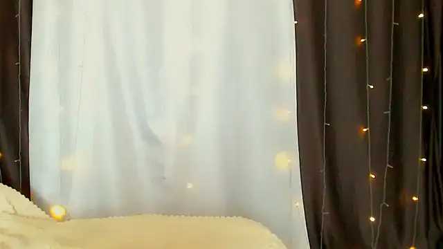 Snapshot of Adriana_Sweet_24 chatting on October 24, 2025, 10:03 am Adriana Sweet 24 online show from October 24, 2025, 10:03 am