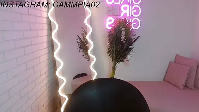 Snapshot of Pia_tay chatting on March 18, 2025, 7:44 am Pia tay online show from March 18, 2025, 7:44 am