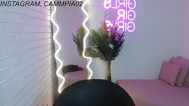 Snapshot of Pia_tay chatting on February 28, 2025, 6:54 am Pia tay online show from February 28, 2025, 6:54 am