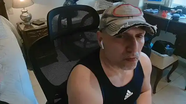 Snapshot of slzypvtpig chatting on February 1, 2026, 1:42 pm slzypvtpig online show from February 1, 2026, 1:42 pm