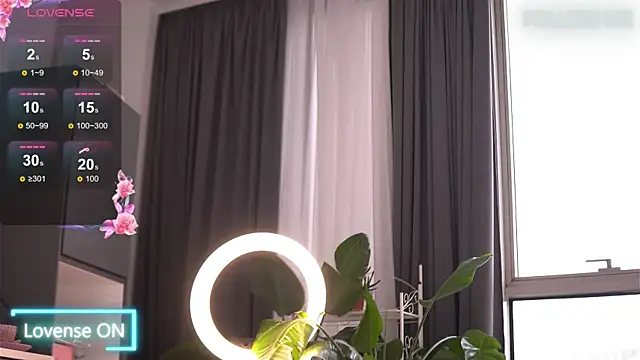 Snapshot of EmilyRaymont chatting on October 4, 2025, 6:15 am EmilyRaymont online show from October 4, 2025, 6:15 am