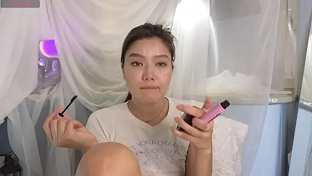 Snapshot of EmmaFisherf chatting on March 23, 2025, 3:43 am EmmaFisherf online show from March 23, 2025, 3:43 am