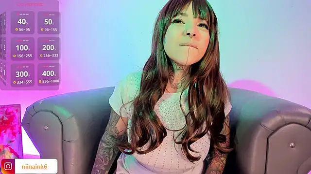 Snapshot of NinaInk chatting on September 23, 2025, 1:51 pm NinaInk online show from September 23, 2025, 1:51 pm