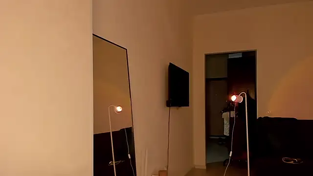 elliemintlover online show from September 17, 2025, 8:44 pm