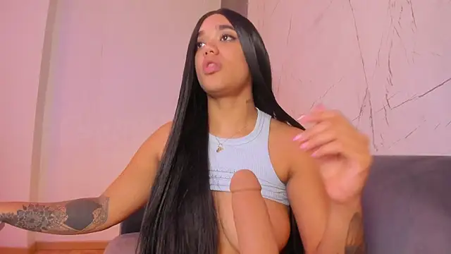 Snapshot of ElaEndez_ chatting on March 19, 2025, 5:28 pm ElaEndez online show from March 19, 2025, 5:28 pm