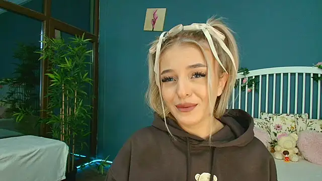 Snapshot of AlicePirs chatting on October 23, 2025, 4:22 am AlicePirs online show from October 23, 2025, 4:22 am