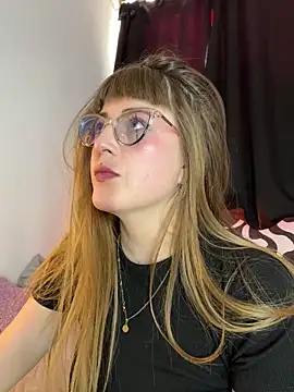 Snapshot of tekila__ chatting on September 25, 2025, 8:37 pm tekila online show from September 25, 2025, 8:37 pm