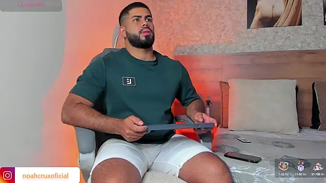 Snapshot of noah_crux chatting on September 20, 2025, 8:03 pm noah crux online show from September 20, 2025, 8:03 pm