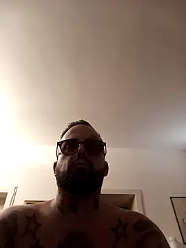 Snapshot of mistermaseratidick chatting on October 28, 2025, 1:43 pm mistermaseratidick online show from October 28, 2025, 1:43 pm