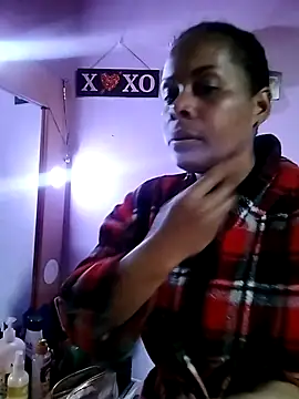 Snapshot of Camille_rose_ chatting on December 5, 2025, 3:21 pm Camille rose online show from December 5, 2025, 3:21 pm