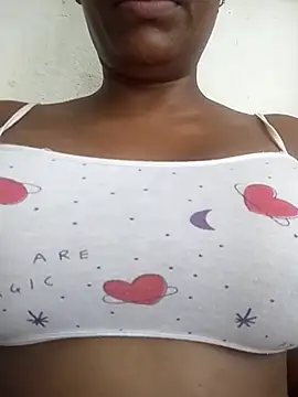 Snapshot of Camille_rose_ chatting on August 1, 2026, 7:45 pm Camille rose online show from August 1, 2026, 7:45 pm