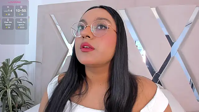 Snapshot of ellamontoya chatting on March 3, 2026, 11:39 am ellamontoya online show from March 3, 2026, 11:39 am