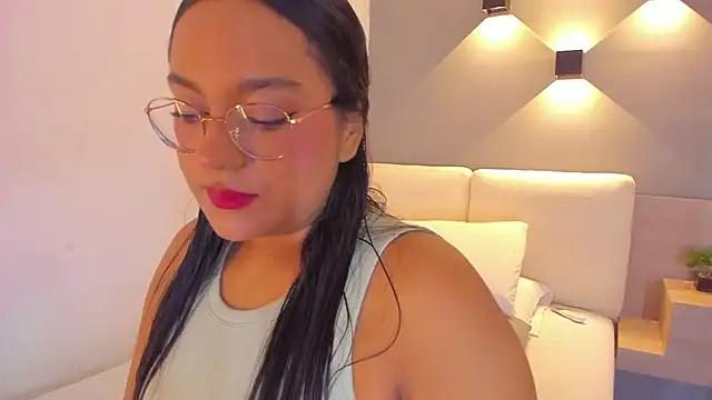 Snapshot of ellamontoya chatting on October 13, 2025, 12:51 pm ellamontoya online show from October 13, 2025, 12:51 pm