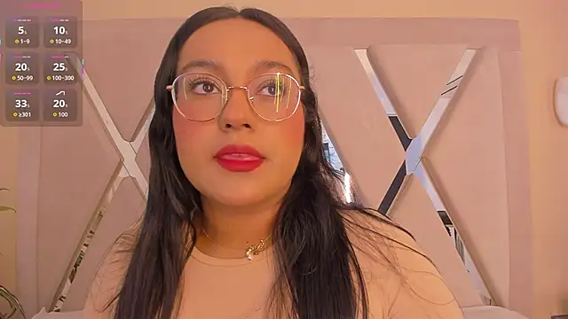 Snapshot of ellamontoya chatting on January 19, 2026, 10:52 am ellamontoya online show from January 19, 2026, 10:52 am