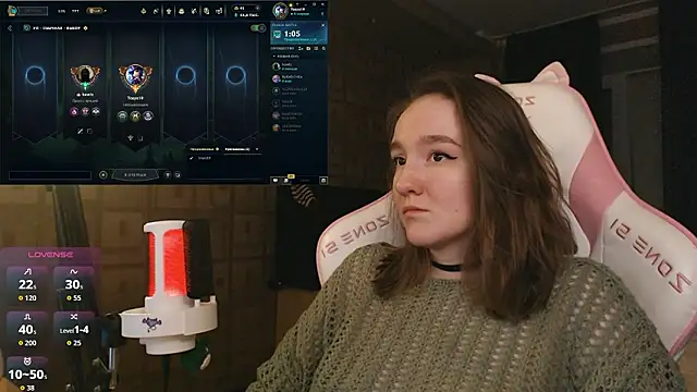 MoonlishSiren online show from February 19, 2026, 8:39 pm