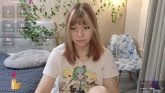 Snapshot of HermioneHHH chatting on October 19, 2025, 8:11 pm HermioneHHH online show from October 19, 2025, 8:11 pm