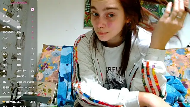 Sophie Bell online show from February 2, 2025, 9:56 pm