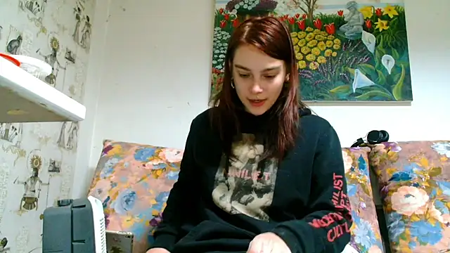 Sophie Bell online show from February 26, 2025, 6:04 pm