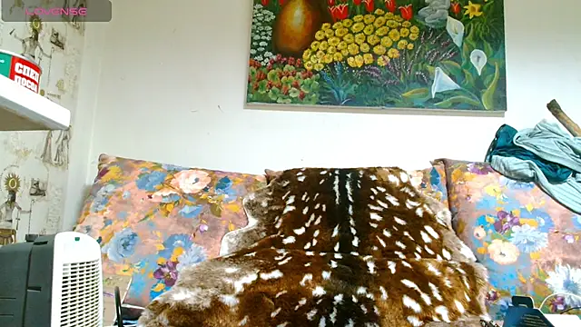 Sophie Bell online show from March 13, 2025, 9:05 pm