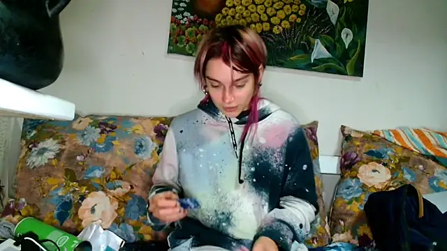 Sophie Bell online show from October 3, 2025, 5:25 pm