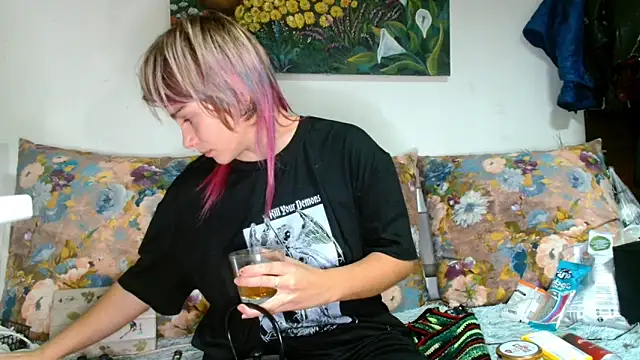 Sophie Bell online show from October 11, 2025, 4:30 pm