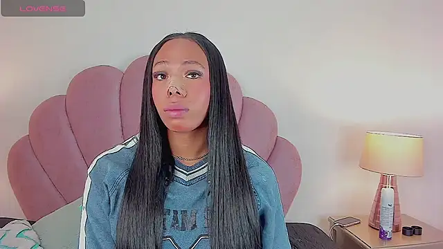 Snapshot of Nicole_Paradise chatting on October 6, 2025, 12:28 pm Nicole Paradise online show from October 6, 2025, 12:28 pm